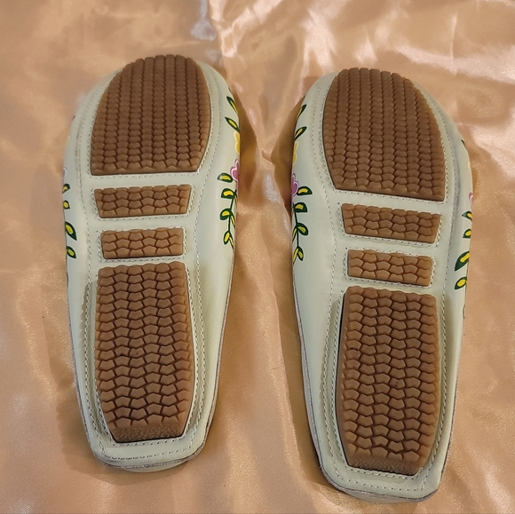 Kenzie flats size 9. Leather w/floral print. Mint green, pink, white, yellow - Picture 2 of 6